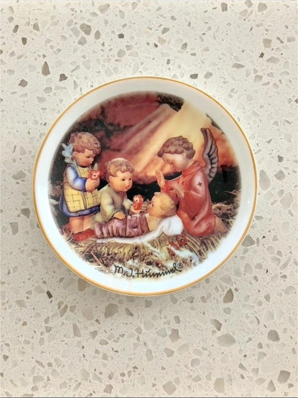 M.J. Hummel The Merry Wanderer Collectible Decorative Plate